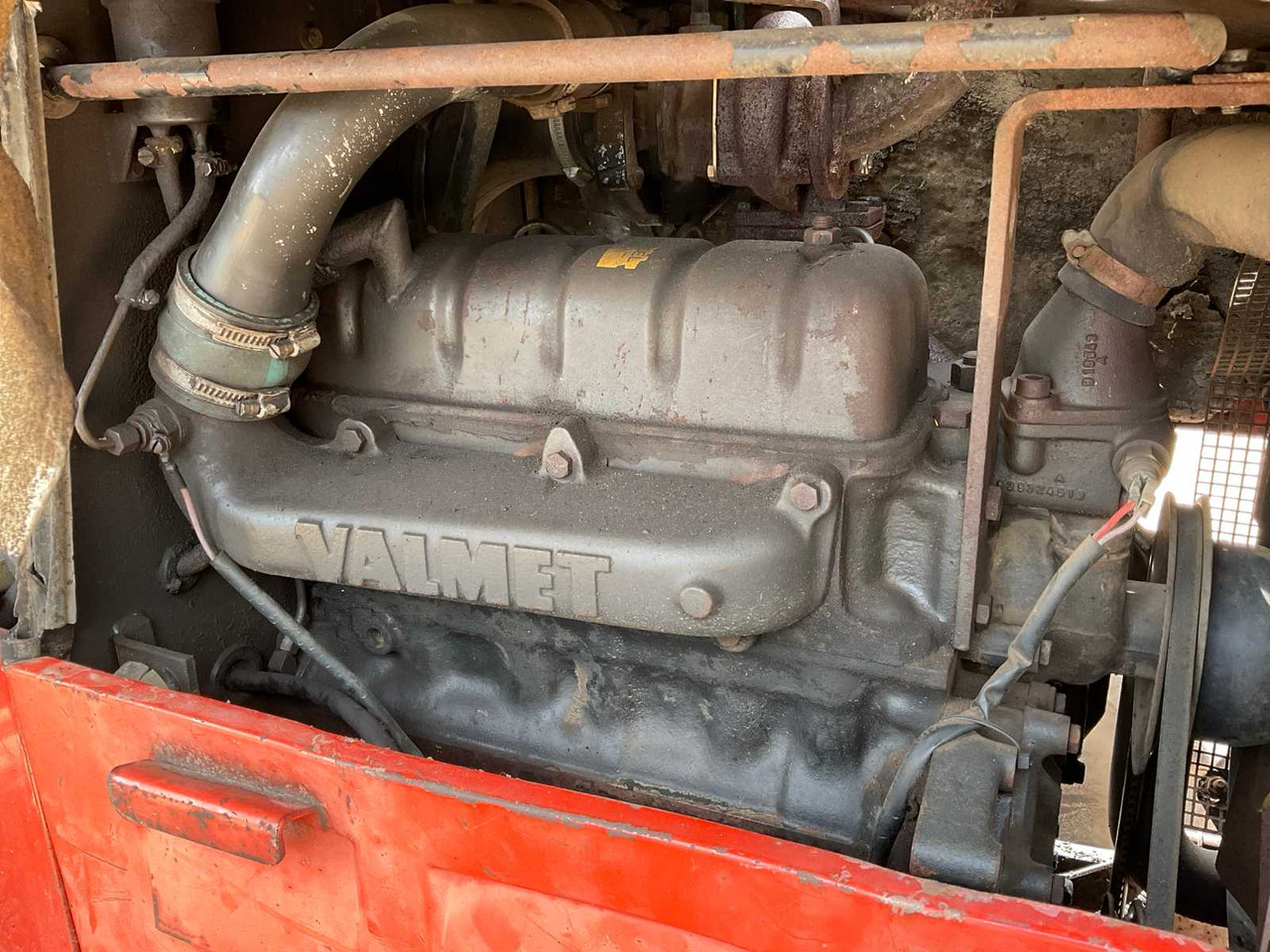 Farm tractor Valmet 605 Turbo LOX: picture 35