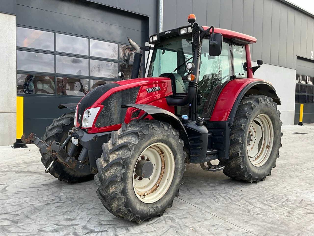 Valtra N123S - Farm tractor: picture 1 Valtra N123S - Farm tractor: picture 1