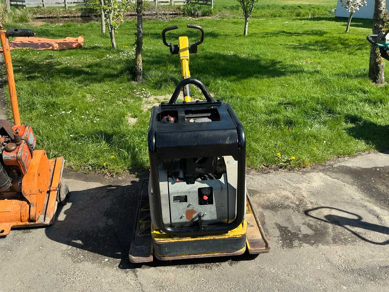 Wacker DPU 6055 - Vibratory plate: picture 2 Wacker DPU 6055 - Vibratory plate: picture 2