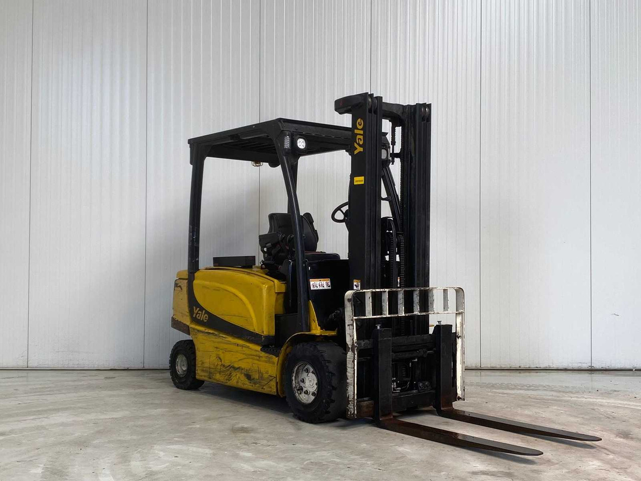YALE - 2013 - ERP 35 VL - FORKLIFT TRIPLEX - FREELIFT - SIDESHIFT - Forklift: picture 2 YALE - 2013 - ERP 35 VL - FORKLIFT TRIPLEX - FREELIFT - SIDESHIFT - Forklift: picture 2
