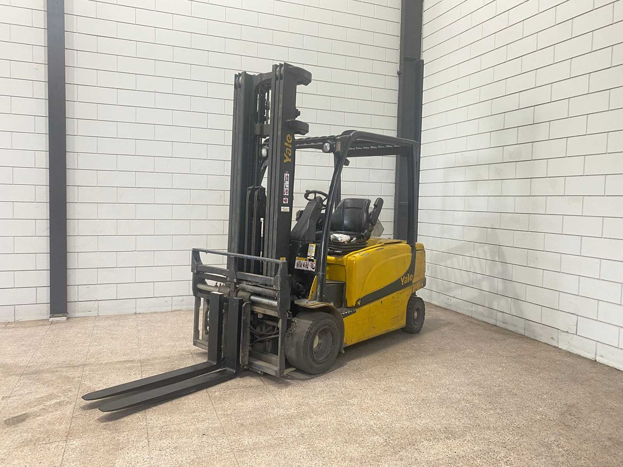 YALE - ERP35VL - FORKLIFT TRIPLEX - SIDE-SHIFT - FORK SETTER - Forklift: picture 1 YALE - ERP35VL - FORKLIFT TRIPLEX - SIDE-SHIFT - FORK SETTER - Forklift: picture 1