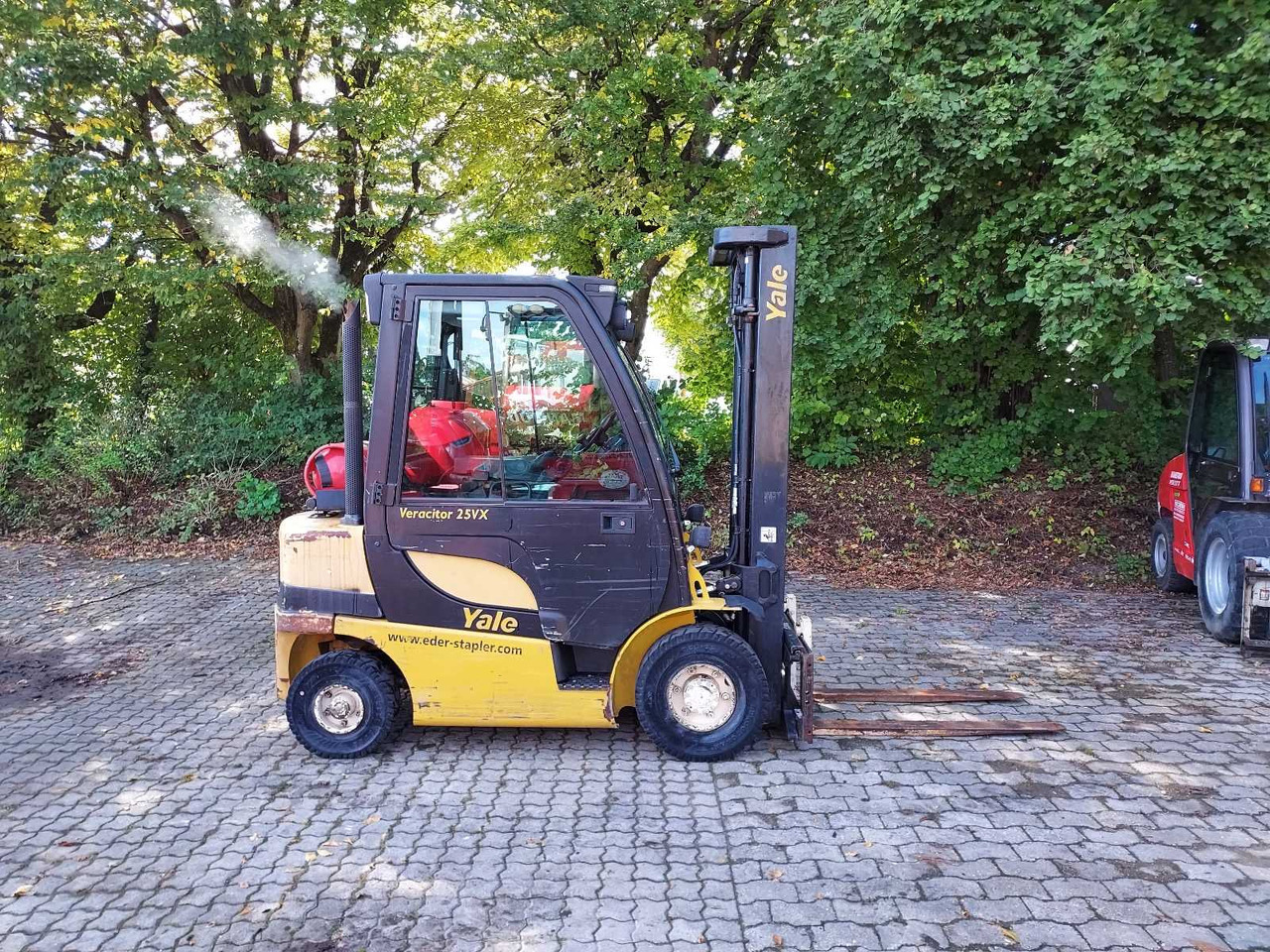 YALE GLP25VX V2420 FORKLIFT - Forklift: picture 2 YALE GLP25VX V2420 FORKLIFT - Forklift: picture 2