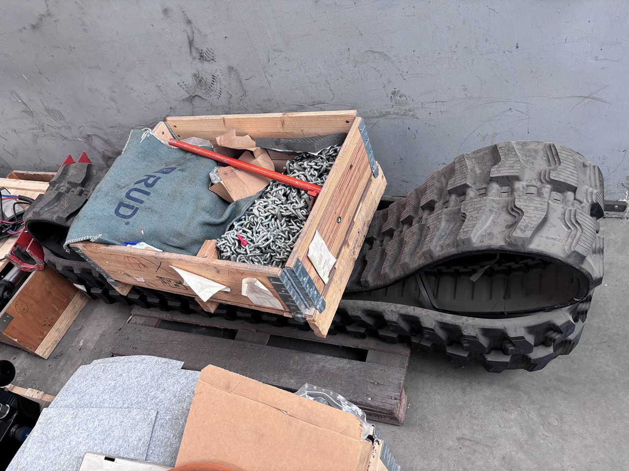 YANMAR - RUBBER TRACK (2 PCS. / A PAIR) USED FOR MINI EXCAVATORS - Wheel loader: picture 1 YANMAR - RUBBER TRACK (2 PCS. / A PAIR) USED FOR MINI EXCAVATORS - Wheel loader: picture 1