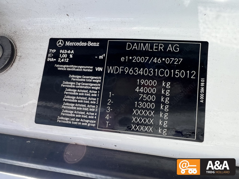 Mercedes-Benz ACTROS 1845 LS - MP5-NEW CONDITION-MIRRORCAM-FRIGO-STAND KLIMA - Tractor unit: picture 2 Mercedes-Benz ACTROS 1845 LS - MP5-NEW CONDITION-MIRRORCAM-FRIGO-STAND KLIMA - Tractor unit: picture 2