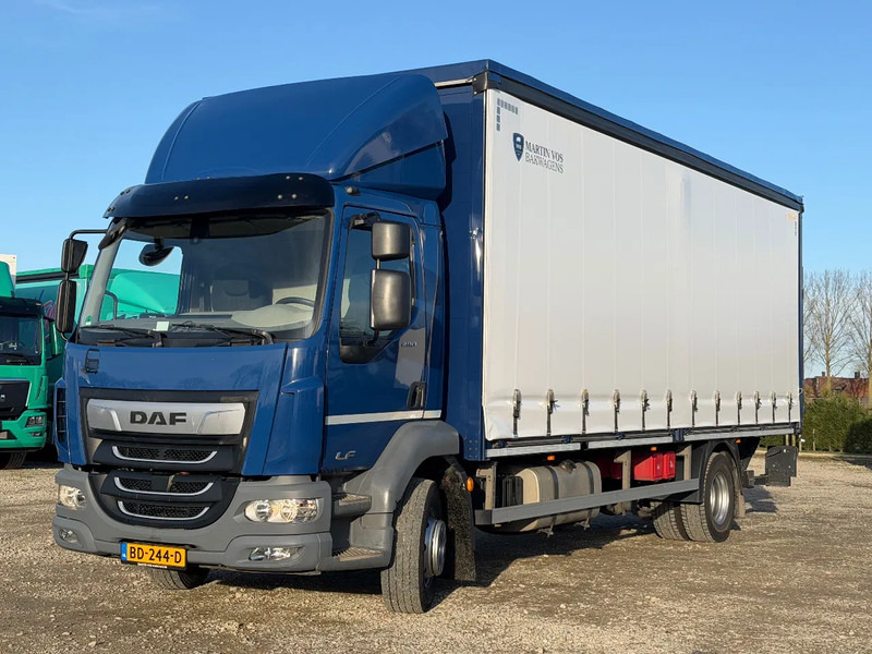 DAF LF 290 LF290.16 EURO6. 2021. EURO6. SchuifzeilBakwagen met Laadklep. - Curtainsider truck: picture 1 DAF LF 290 LF290.16 EURO6. 2021. EURO6. SchuifzeilBakwagen met Laadklep. - Curtainsider truck: picture 1