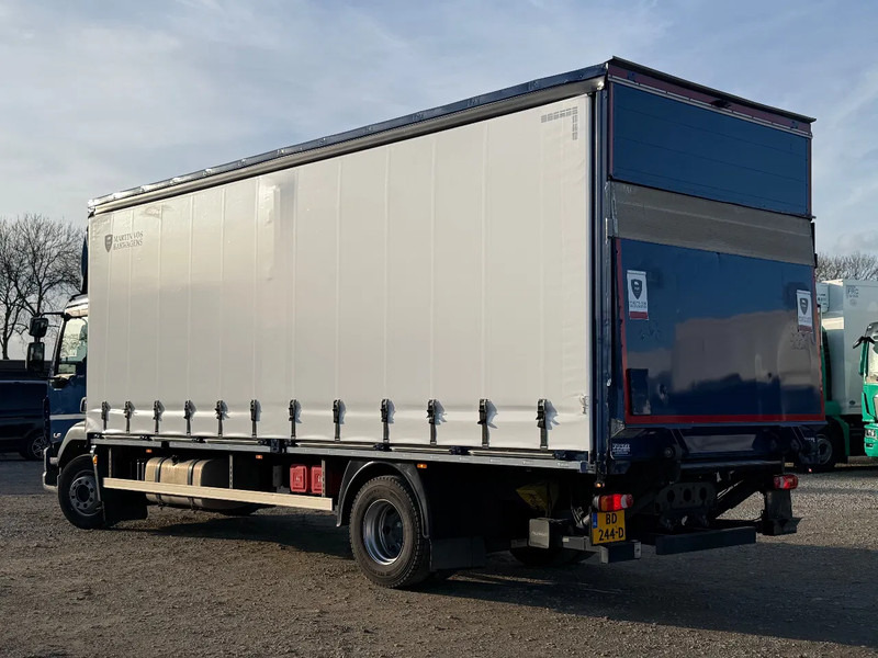 DAF LF 290 LF290.16 EURO6. 2021. EURO6. SchuifzeilBakwagen met Laadklep. - Curtainsider truck: picture 4 DAF LF 290 LF290.16 EURO6. 2021. EURO6. SchuifzeilBakwagen met Laadklep. - Curtainsider truck: picture 4