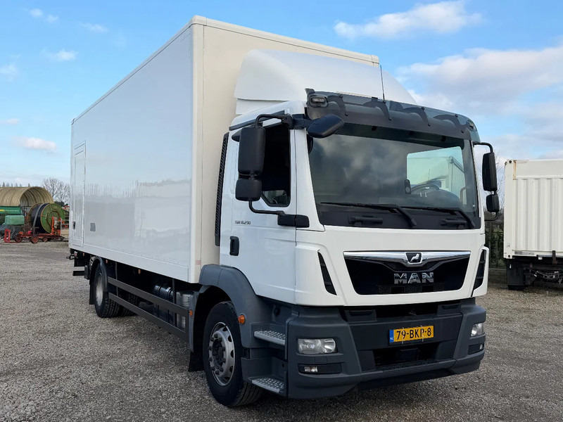 MAN TGM TGM18.290 EURO6 Bakwagen met Laadklep. - Box truck: picture 2 MAN TGM TGM18.290 EURO6 Bakwagen met Laadklep. - Box truck: picture 2