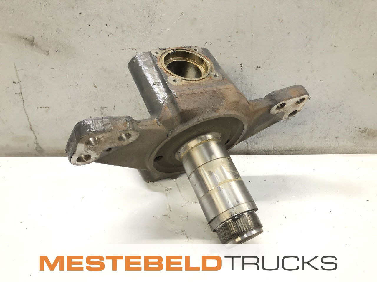 DAF Fusee links - Front axle for Truck: picture 1 DAF Fusee links - Front axle for Truck: picture 1