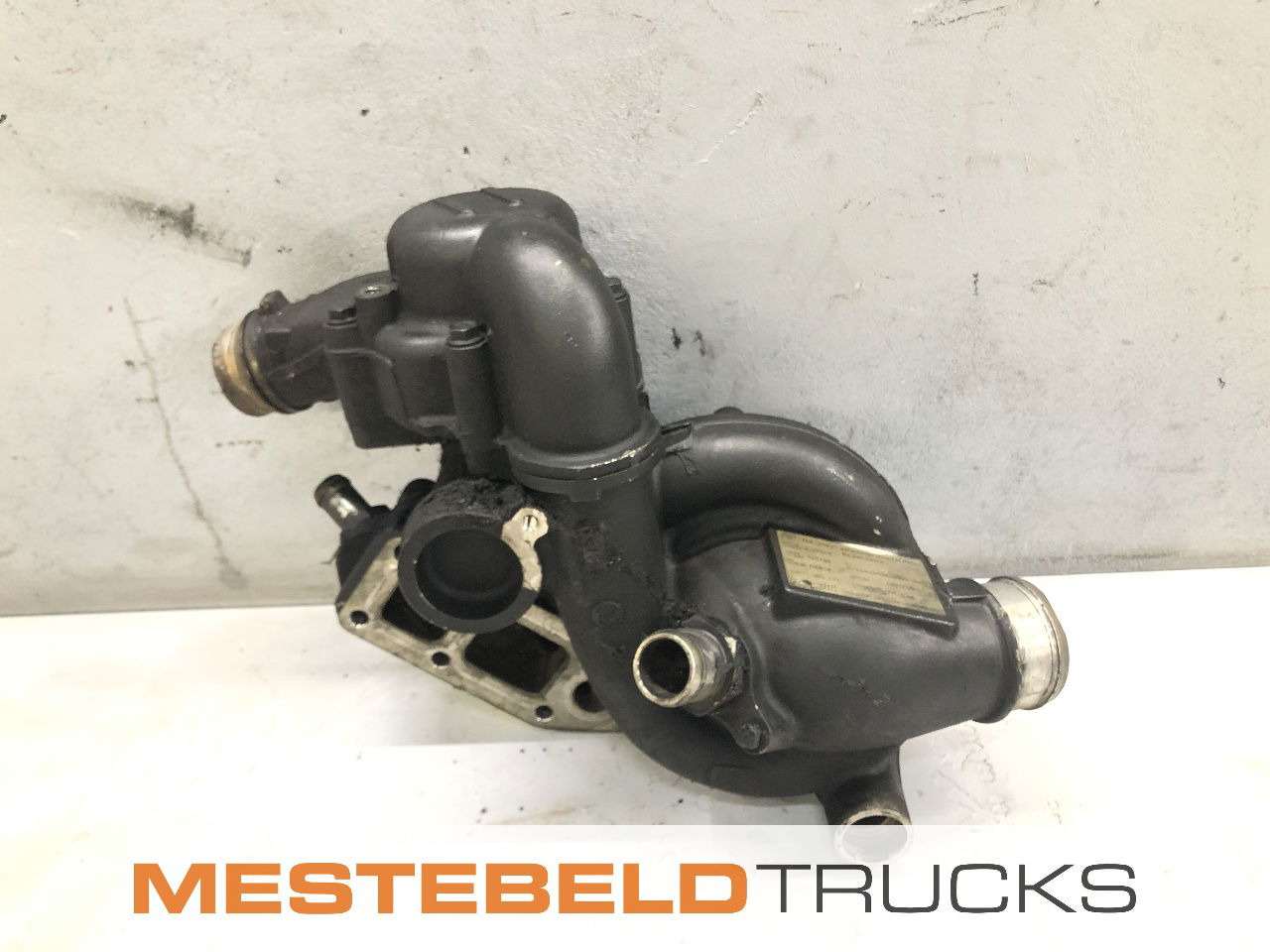 DAF Koelvloeistofpomp XF 105 - Cooling system for Truck: picture 1 DAF Koelvloeistofpomp XF 105 - Cooling system for Truck: picture 1