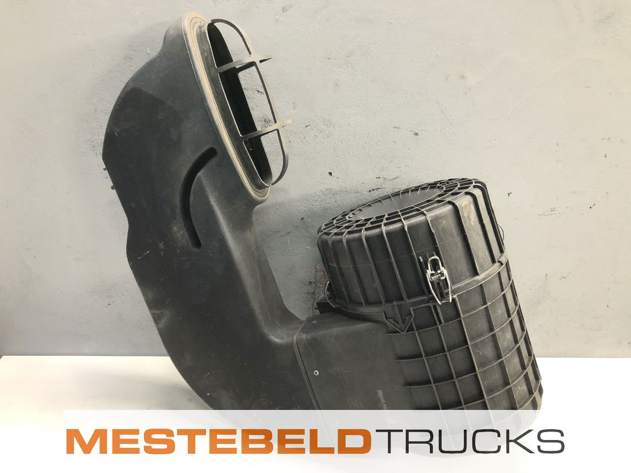 DAF Luchtfilterhuis - Air intake system for Truck: picture 1 DAF Luchtfilterhuis - Air intake system for Truck: picture 1