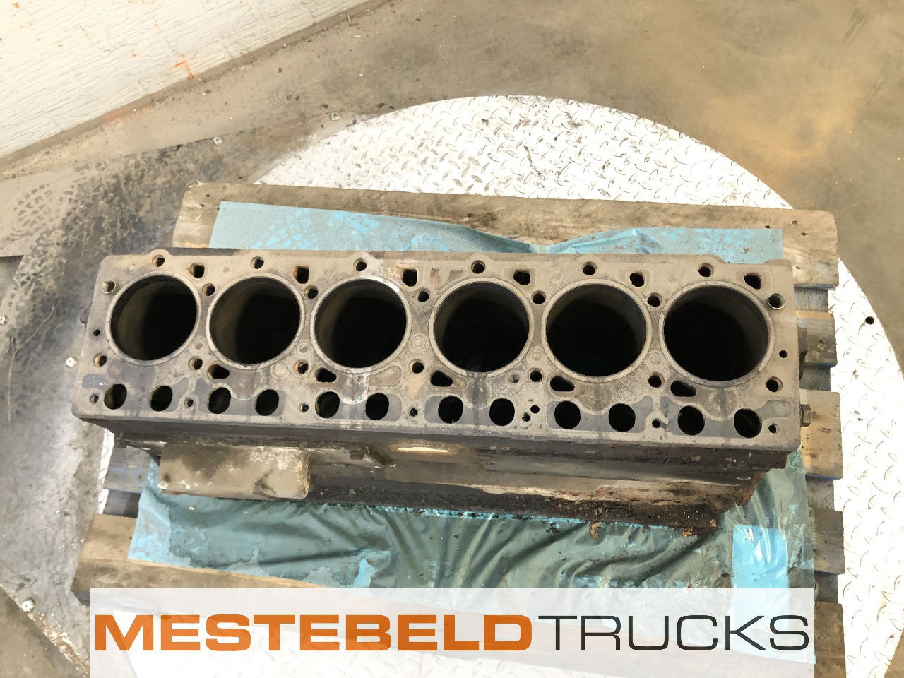 DAF Motorblok met krukas NS133 - Engine for Truck: picture 3 DAF Motorblok met krukas NS133 - Engine for Truck: picture 3
