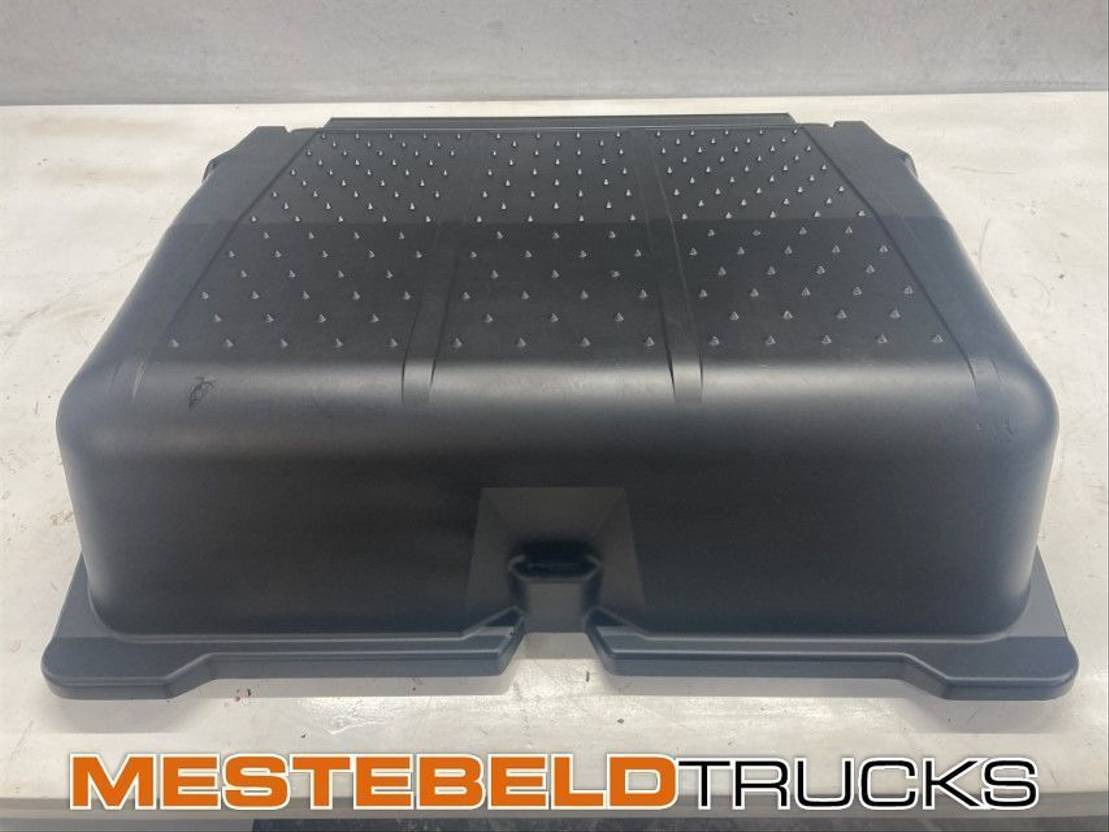 Mercedes-Benz Accubakdeksel - Frame/ Chassis for Truck: picture 1 Mercedes-Benz Accubakdeksel - Frame/ Chassis for Truck: picture 1