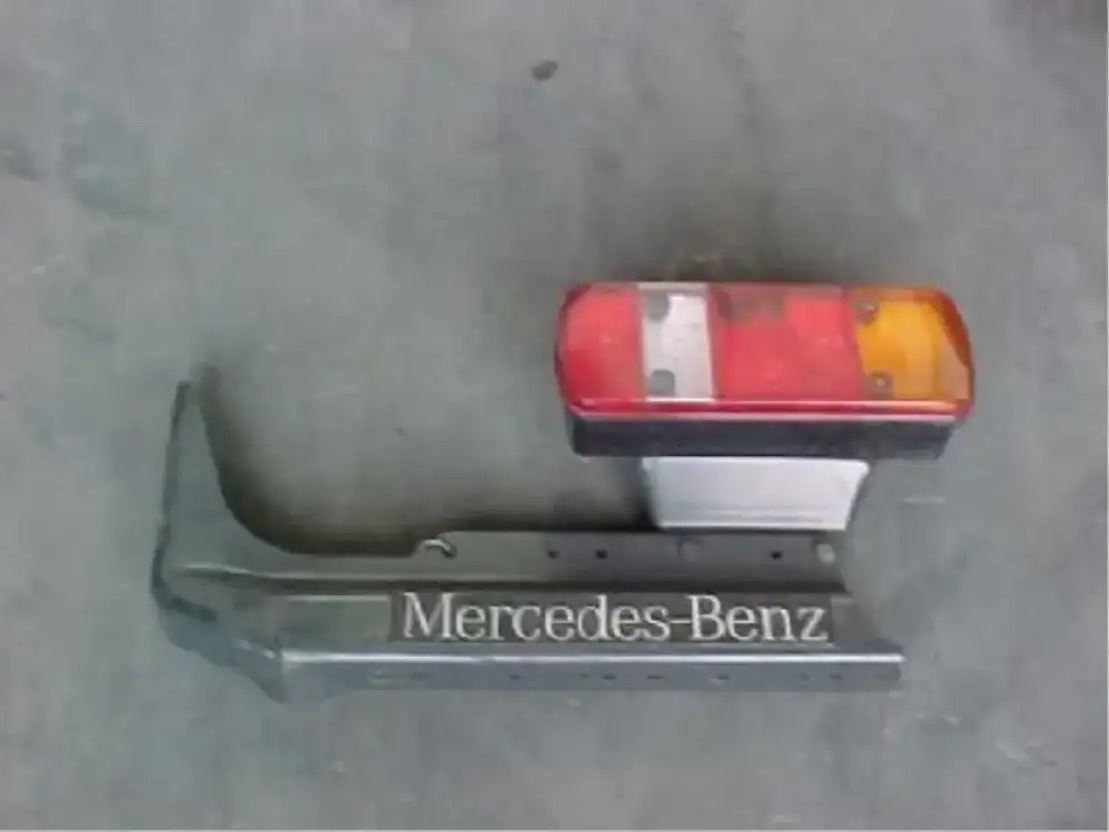 Mercedes-Benz Achterlicht+steun - Electrical system for Truck: picture 1 Mercedes-Benz Achterlicht+steun - Electrical system for Truck: picture 1