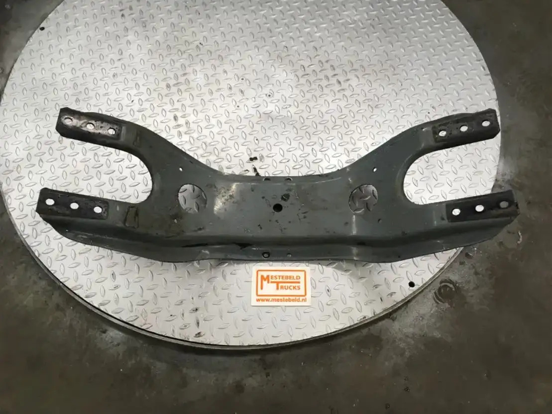 Mercedes-Benz Dwarsdrager - Frame/ Chassis for Truck: picture 1 Mercedes-Benz Dwarsdrager - Frame/ Chassis for Truck: picture 1