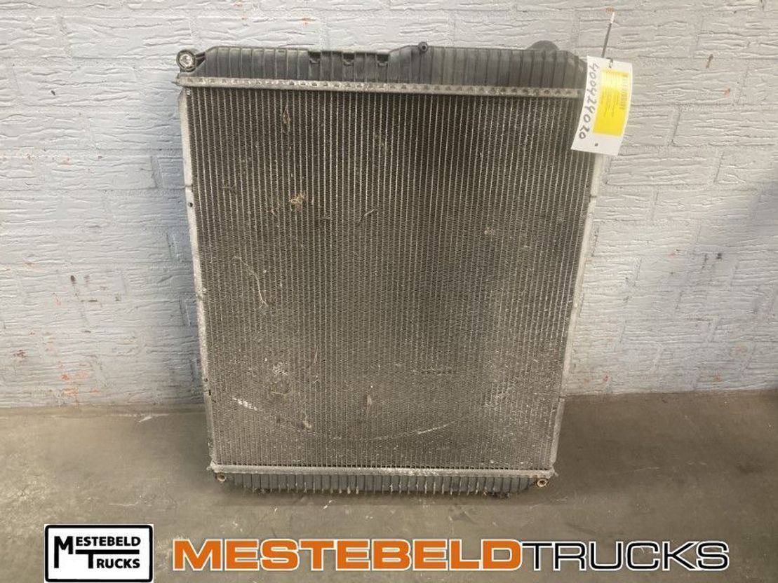 Mercedes-Benz Radiateur - Radiator for Truck: picture 1 Mercedes-Benz Radiateur - Radiator for Truck: picture 1