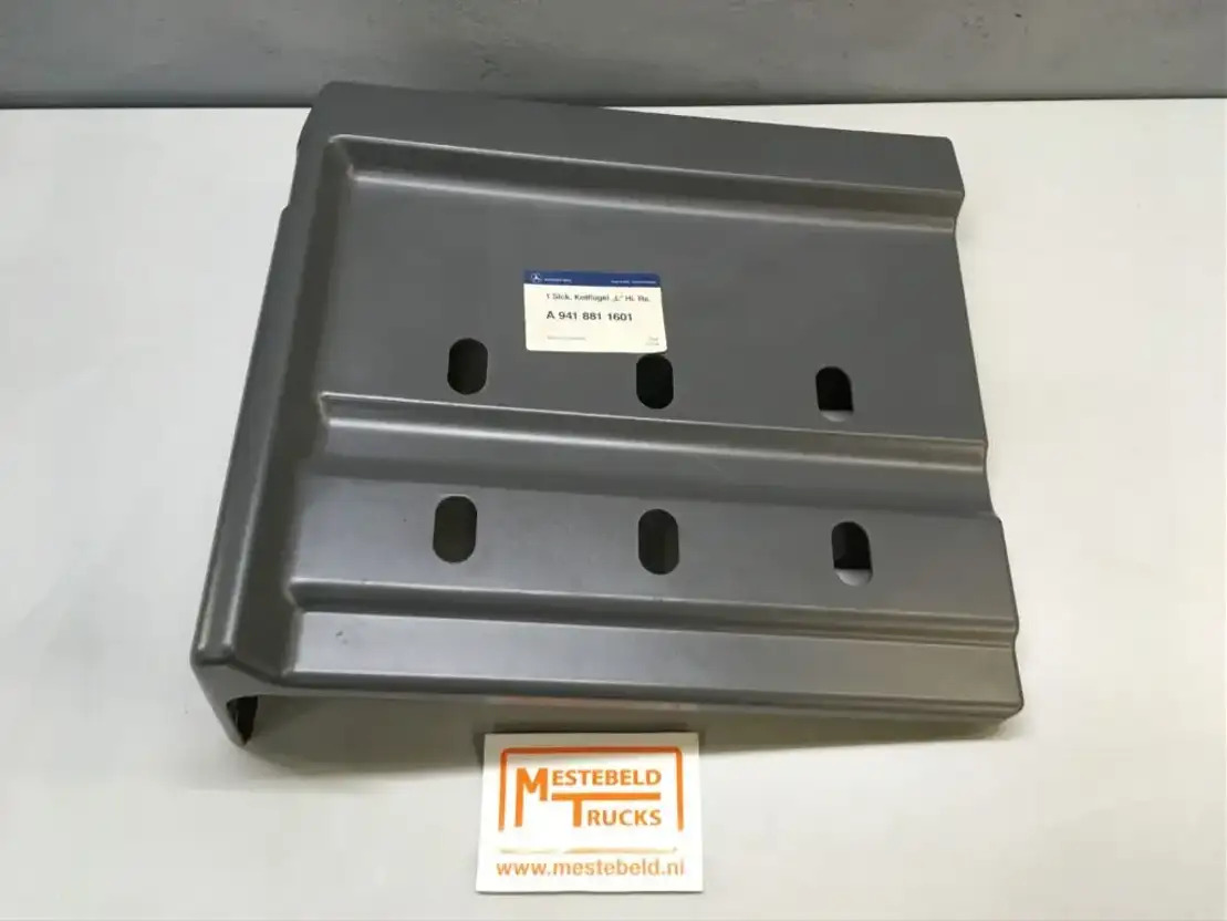 Mercedes-Benz Spatbord Actros rechtsvoor - Frame/ Chassis for Truck: picture 1 Mercedes-Benz Spatbord Actros rechtsvoor - Frame/ Chassis for Truck: picture 1