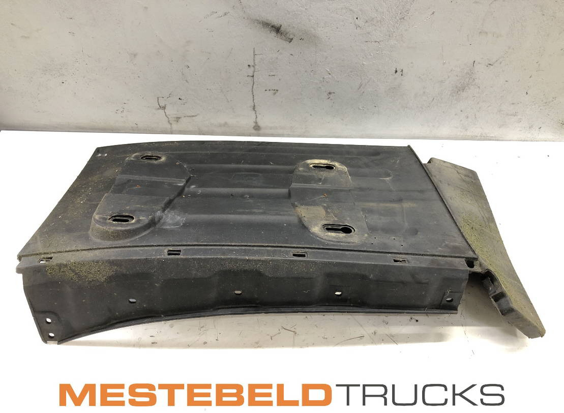 Mercedes-Benz Spatbord links voor - Body and exterior for Truck: picture 1 Mercedes-Benz Spatbord links voor - Body and exterior for Truck: picture 1