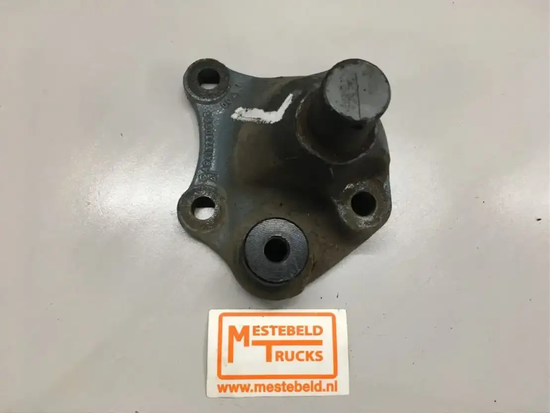 Mercedes-Benz Stabilisatorsteun en kantelcilindersteun - Frame/ Chassis for Truck: picture 1 Mercedes-Benz Stabilisatorsteun en kantelcilindersteun - Frame/ Chassis for Truck: picture 1
