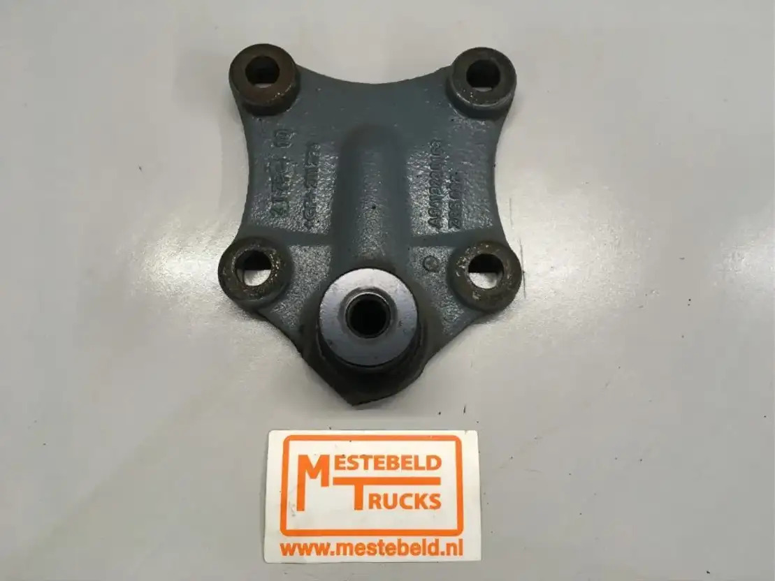 Mercedes-Benz Vooras Stabilisatorsteun - Frame/ Chassis for Truck: picture 1 Mercedes-Benz Vooras Stabilisatorsteun - Frame/ Chassis for Truck: picture 1