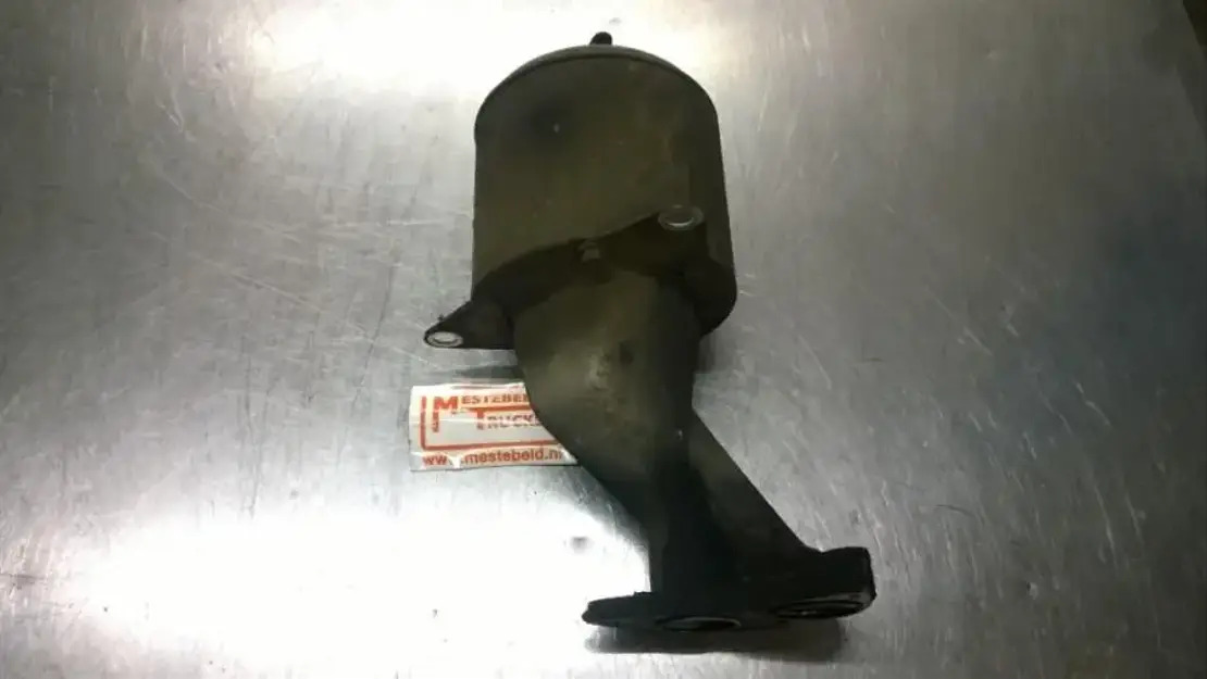 Scania Centrifugaal filterhuis DSC 1415 L02 - Engine for Truck: picture 1 Scania Centrifugaal filterhuis DSC 1415 L02 - Engine for Truck: picture 1