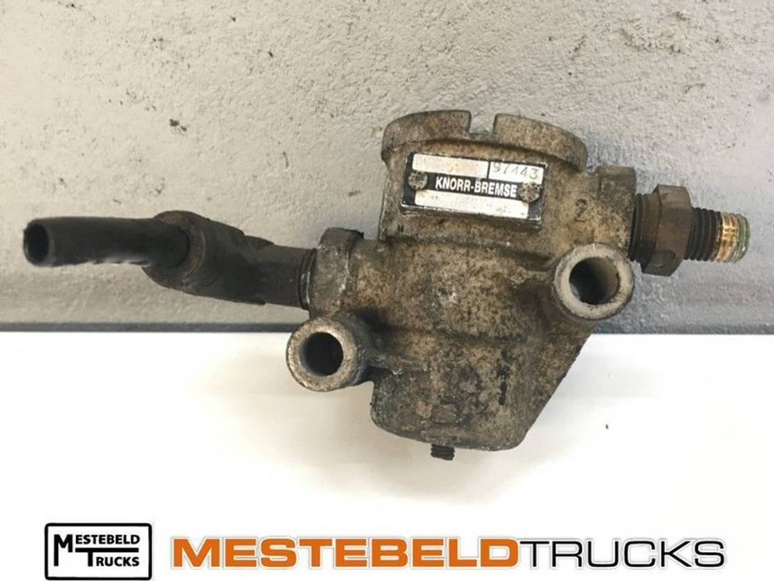 Scania Drukbegrenzingsventiel - Brake valve for Truck: picture 1 Scania Drukbegrenzingsventiel - Brake valve for Truck: picture 1