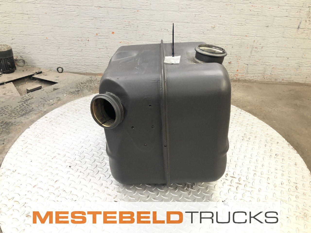 Scania Uitlaatdemper 4-serie - Muffler/ Exhaust system for Truck: picture 4 Scania Uitlaatdemper 4-serie - Muffler/ Exhaust system for Truck: picture 4