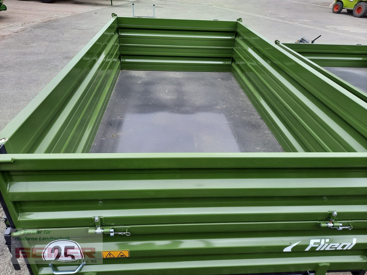 New Farm trailer Fliegl EDK 50 FOX + Aufbau 400 mm: picture 6