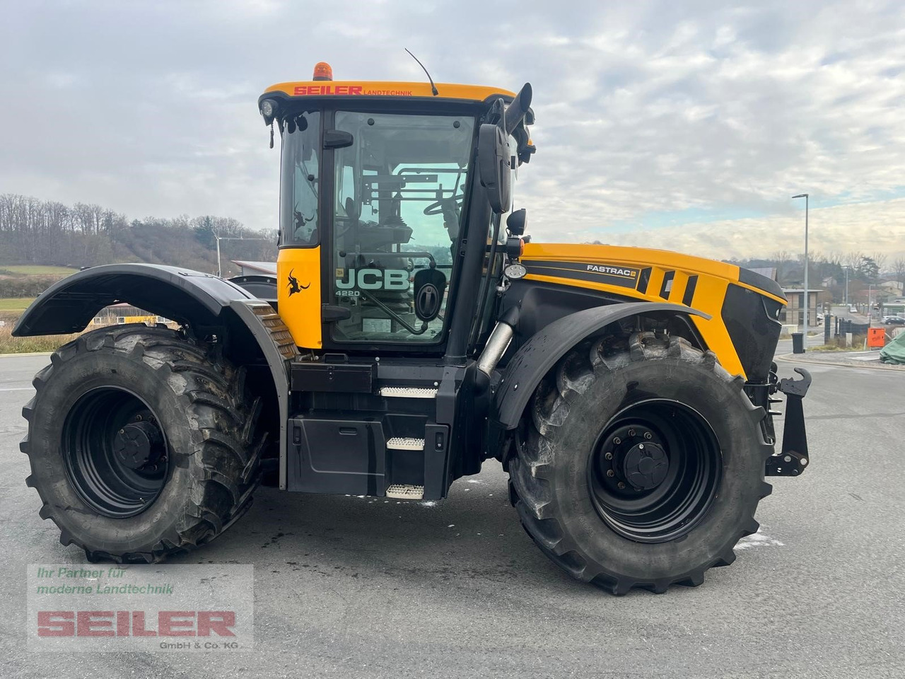 JCB Fastrac 4220 - Farm tractor: picture 4 JCB Fastrac 4220 - Farm tractor: picture 4