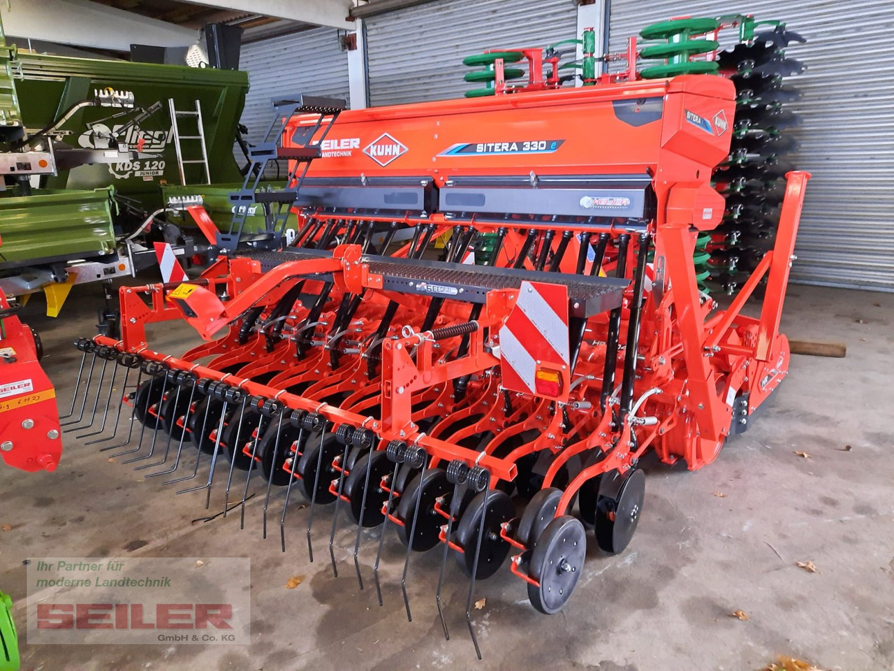 Kuhn HR 304 + Sitera 330-20E - Combine seed drill: picture 3 Kuhn HR 304 + Sitera 330-20E - Combine seed drill: picture 3