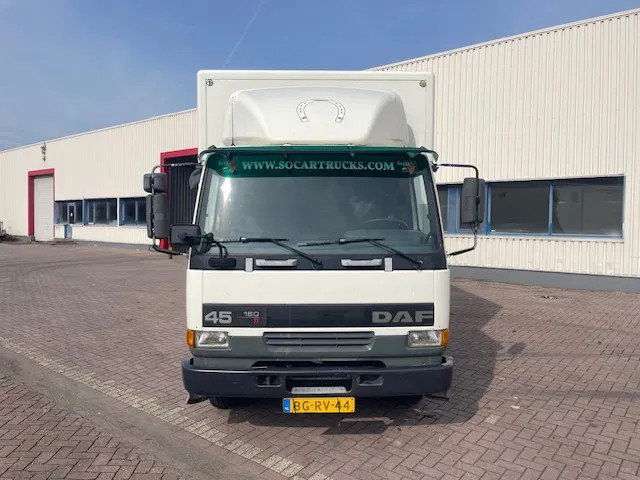 DAF LF 45.130 CLEAN HORSES NL-TRUCK - Horse truck: picture 2 DAF LF 45.130 CLEAN HORSES NL-TRUCK - Horse truck: picture 2