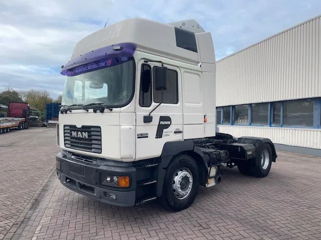 MAN 18.463 Manual pomp PTO-Hydraulic - Tractor unit: picture 3 MAN 18.463 Manual pomp PTO-Hydraulic - Tractor unit: picture 3