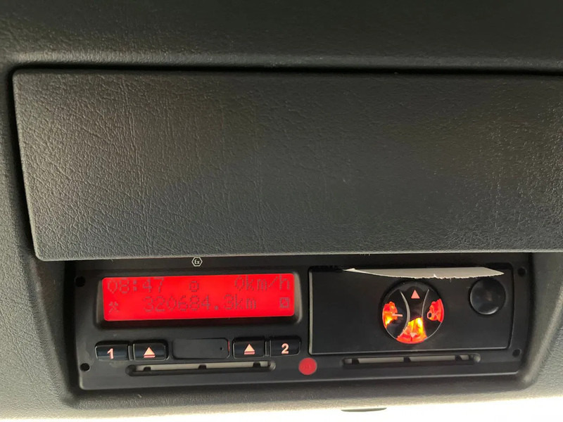 Tractor unit MAN TGX 18.480 Euro 5 Retarder 2 Tanks: picture 20 Tractor unit MAN TGX 18.480 Euro 5 Retarder 2 Tanks: picture 20