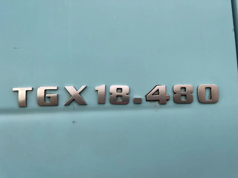 Tractor unit MAN TGX 18.480 Euro 5 Retarder 2 Tanks: picture 16