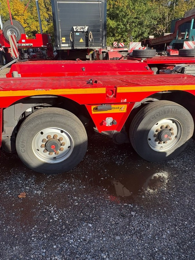 FAYMONVILLE Megamax Z-2H-V-KBV-AA Yachttransport - Low loader semi-trailer: picture 4 FAYMONVILLE Megamax Z-2H-V-KBV-AA Yachttransport - Low loader semi-trailer: picture 4