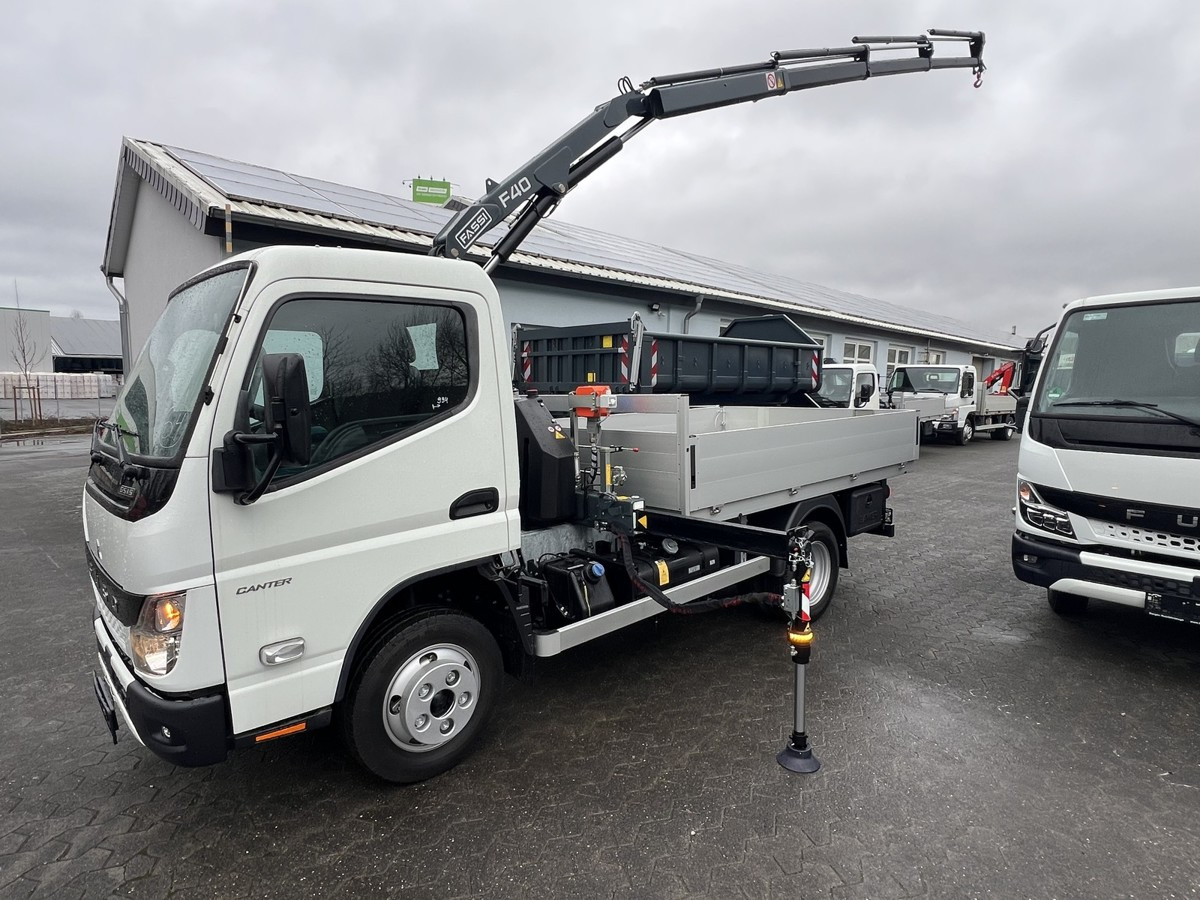 FUSO 6S15 Pritsche 3.0m Kran 4xhydr. Funk! - Open body delivery van: picture 1 FUSO 6S15 Pritsche 3.0m Kran 4xhydr. Funk! - Open body delivery van: picture 1