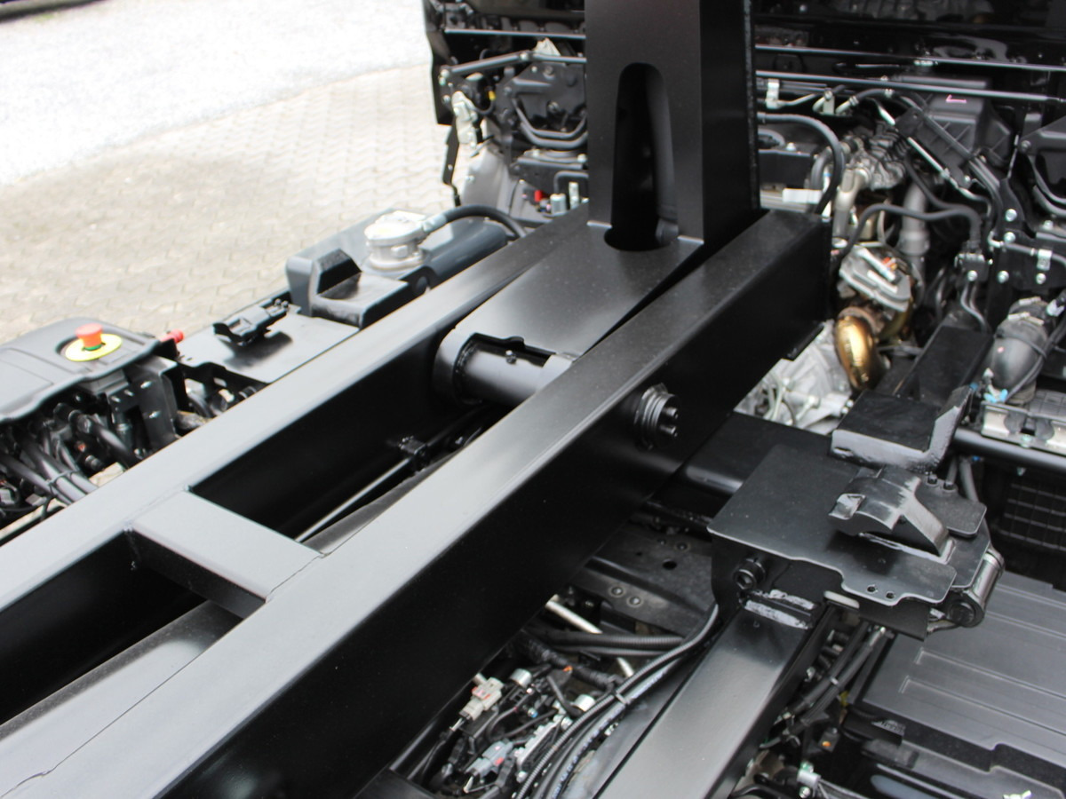 New Hook lift truck, Crane truck FUSO Canter FUSO 9C18 Duonic City Abrollkipper Black: picture 18