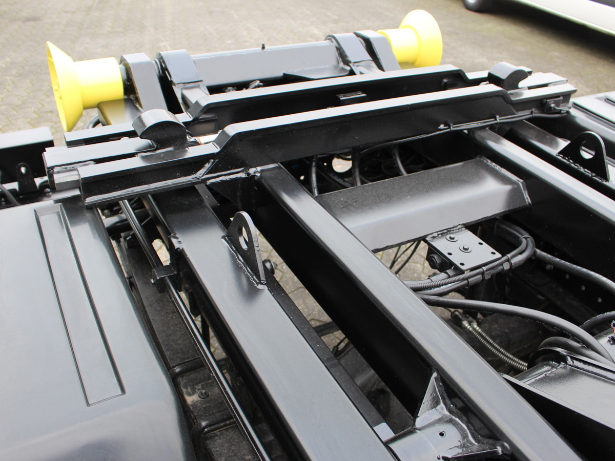 New Hook lift truck, Crane truck FUSO Canter FUSO 9C18 Duonic City Abrollkipper Black: picture 17