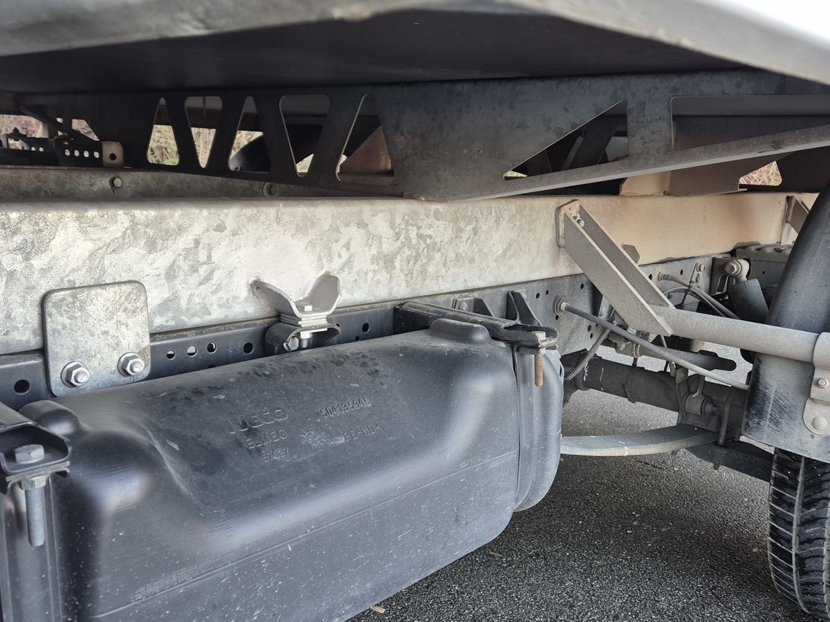 Beverage truck IVECO Daily 35-160 Getränkewagen 3,5t: picture 14