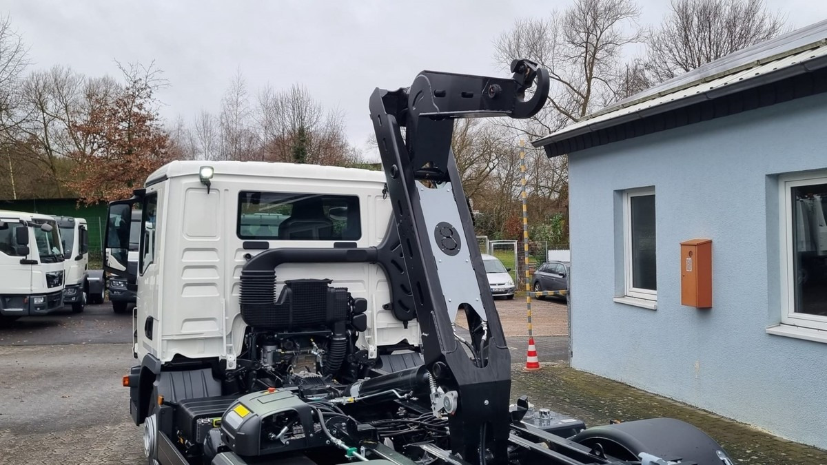 Leasing of MAN TGL 12.220 BL NEU City Abrollkipper 8t TipMatic MAN TGL 12.220 BL NEU City Abrollkipper 8t TipMatic: picture 11