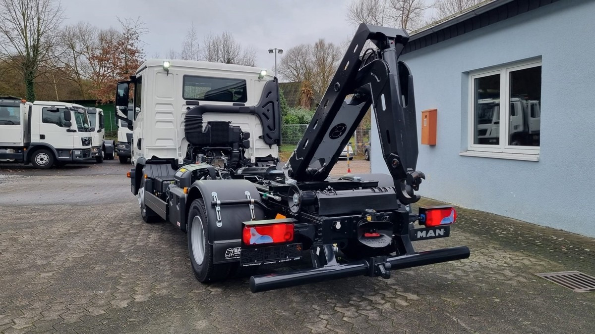 Leasing of MAN TGL 12.220 BL NEU City Abrollkipper 8t TipMatic MAN TGL 12.220 BL NEU City Abrollkipper 8t TipMatic: picture 12