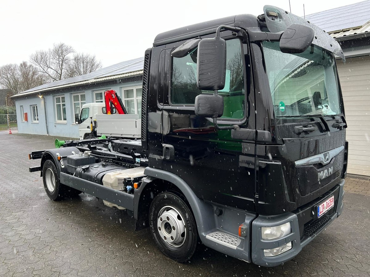Hook lift truck MAN TGL 12.250 BL City Abrollkipper AHK Euro 6: picture 18