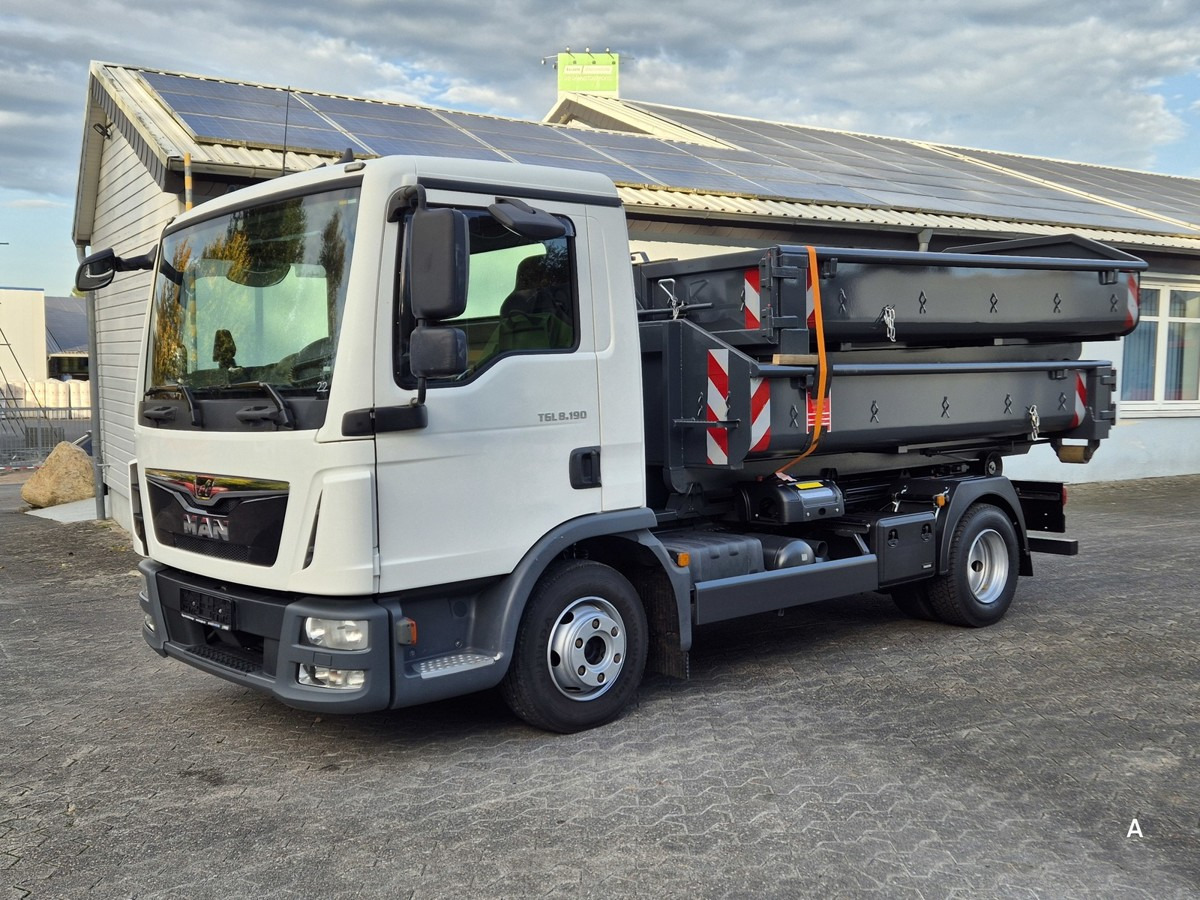 MAN TGL 8.190 BL City Abrollkipper Aut., 2 x AHK sof - Hook lift truck: picture 2 MAN TGL 8.190 BL City Abrollkipper Aut., 2 x AHK sof - Hook lift truck: picture 2
