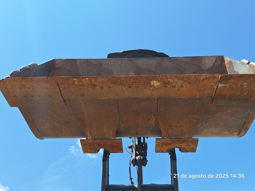 Wheel loader VOLVO L120E: picture 15