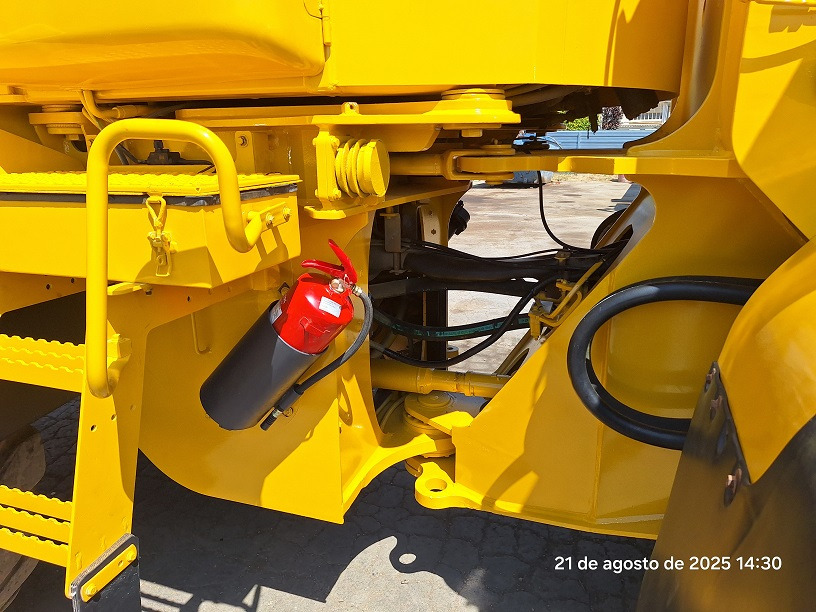 Wheel loader VOLVO L120E: picture 11