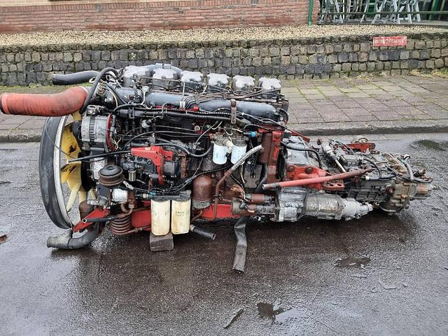 Renault Premium 300 - Spare parts: picture 1 Renault Premium 300 - Spare parts: picture 1