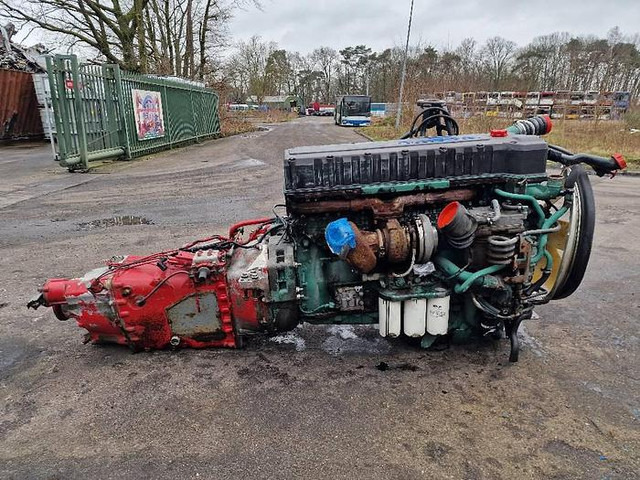 Volvo D12C420 EC96 - Spare parts: picture 2 Volvo D12C420 EC96 - Spare parts: picture 2