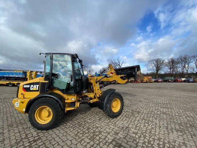 Caterpillar 908M, 4+1 Schaufel, Palettengabel, wenig Std. - Wheel loader: picture 4 Caterpillar 908M, 4+1 Schaufel, Palettengabel, wenig Std. - Wheel loader: picture 4