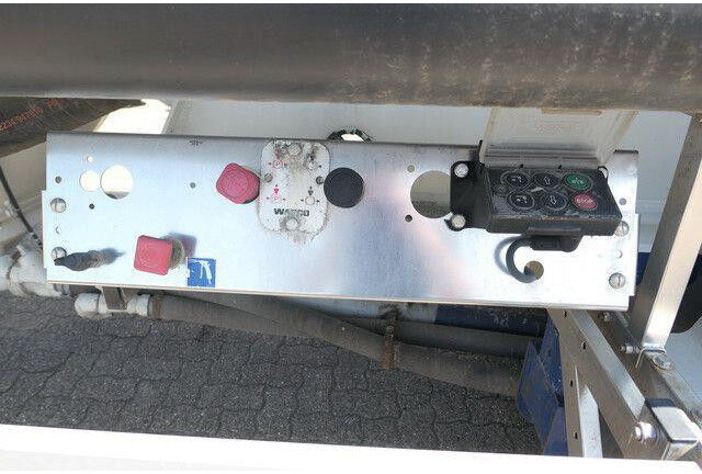 Tank semi-trailer for transportation of cement Feldbinder EUT 37.5, 1 Kammer, Luft-Lift, 27m³, SAF-Achsen: picture 10