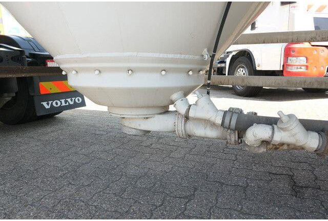 Tank semi-trailer for transportation of cement Feldbinder EUT 37.5, 1 Kammer, Luft-Lift, 27m³, SAF-Achsen: picture 9