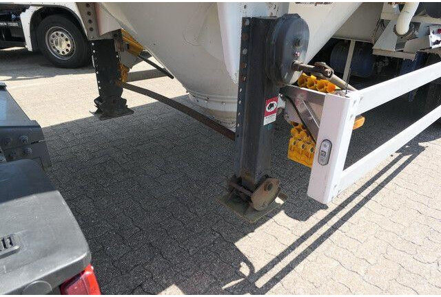 Tank semi-trailer for transportation of cement Feldbinder EUT 37.5, 1 Kammer, Luft-Lift, 27m³, SAF-Achsen: picture 7